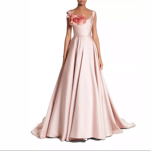 Marchesa Gown 💃💕 $7,000 - Picture 6 of 7